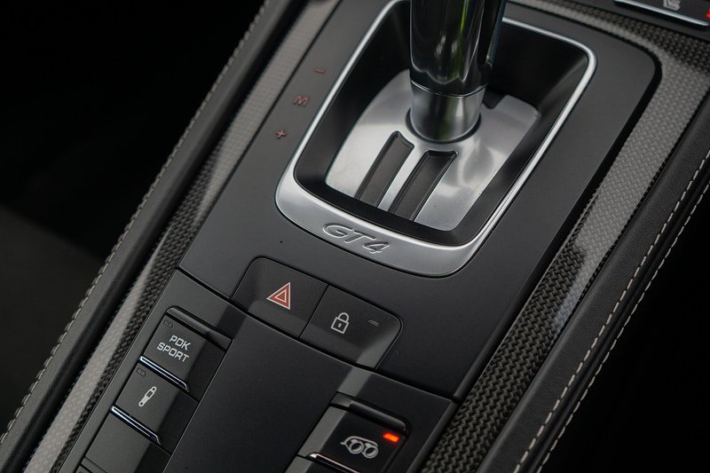 Porsche 718 Cayman GT4 - U1569