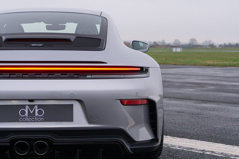 Porsche 911 992.2 GT3 Touring - U1570