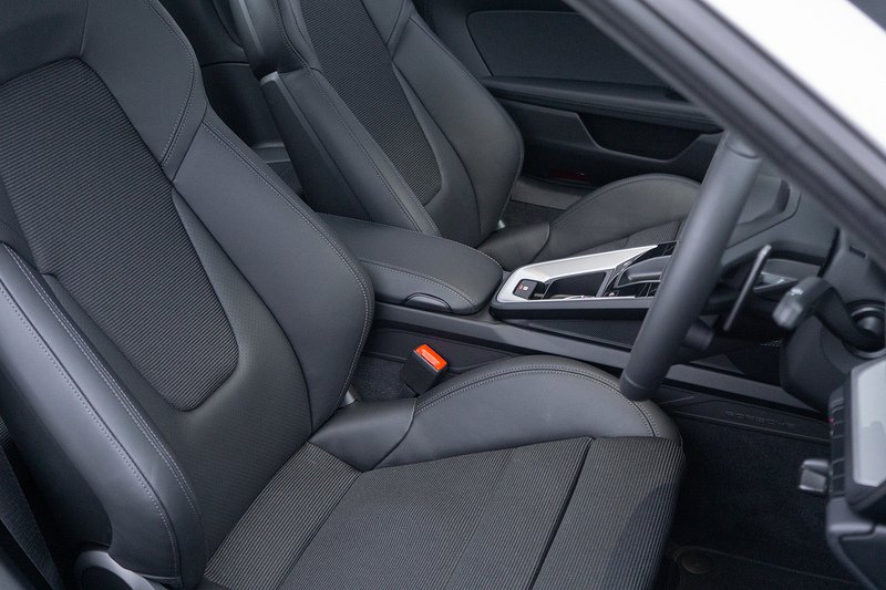 Porsche 911 992.2 GT3 Touring - U1570