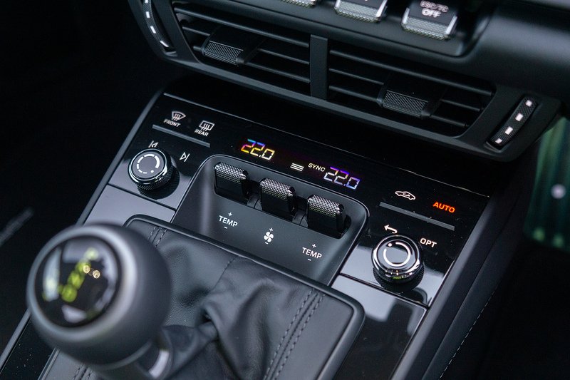 Porsche 911 992.2 GT3 Touring - U1570