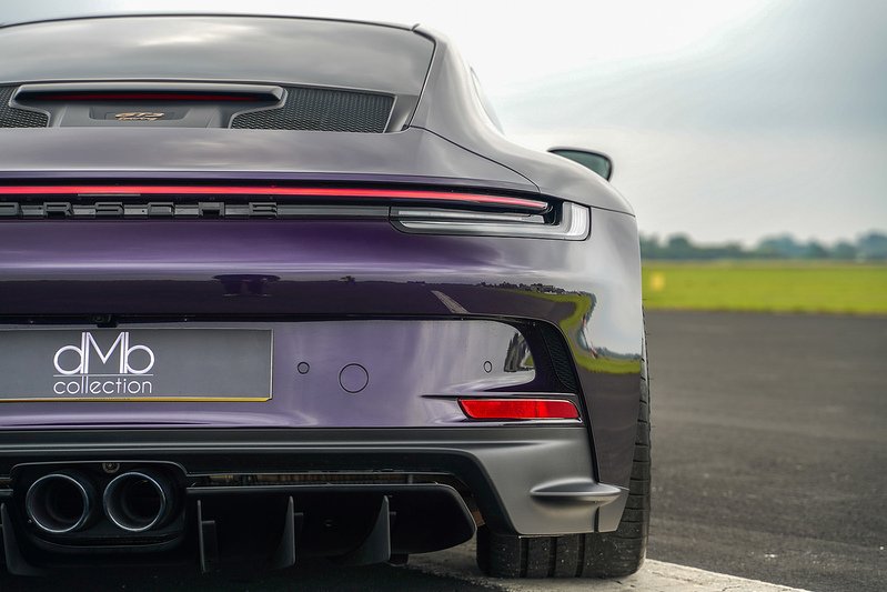 Porsche 911 992 GT3 Touring - U1573