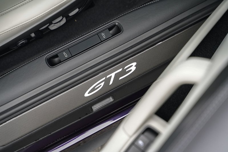 Porsche 911 992 GT3 Touring - U1573