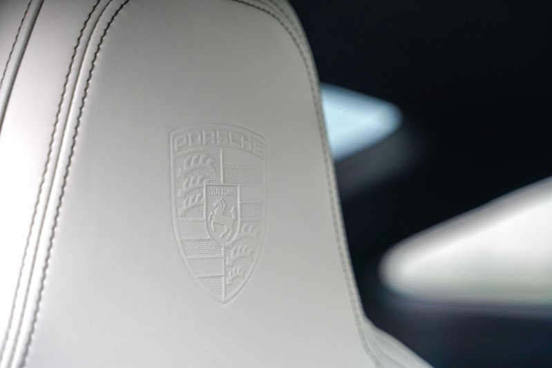 Porsche 911 992 GT3 Touring - U1573