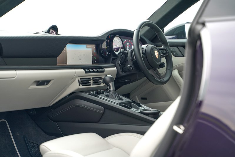 Porsche 911 992 GT3 Touring - U1573