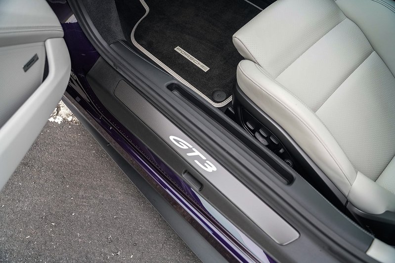 Porsche 911 992 GT3 Touring - U1573