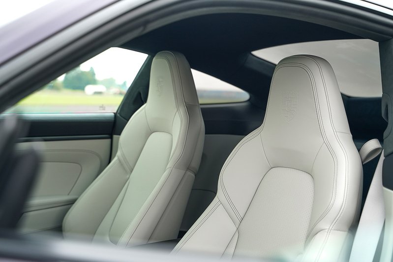 Porsche 911 992 GT3 Touring - U1573