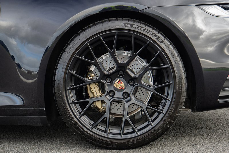 Porsche 911 T 992 4 - U1582