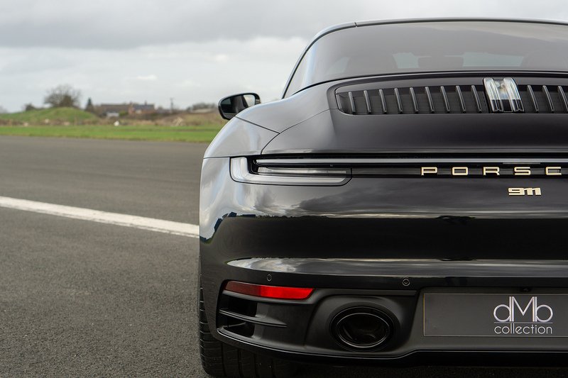 Porsche 911 T 992 4 - U1582