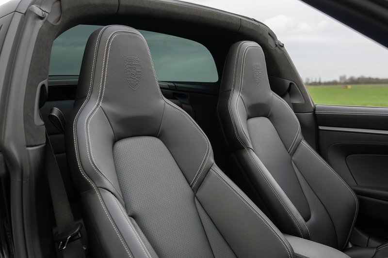 Porsche 911 T 992 4 - U1582