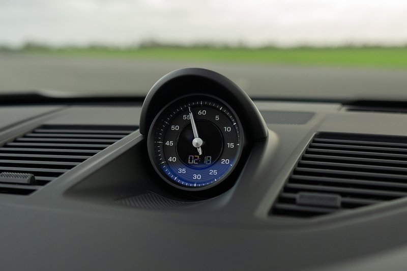 Porsche 911 T 992 4 - U1582