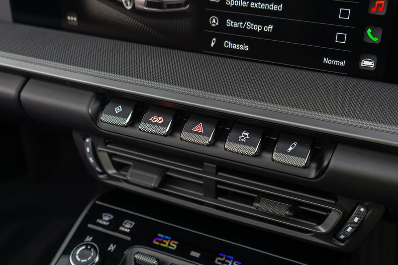 Porsche 911 T 992 4 - U1582