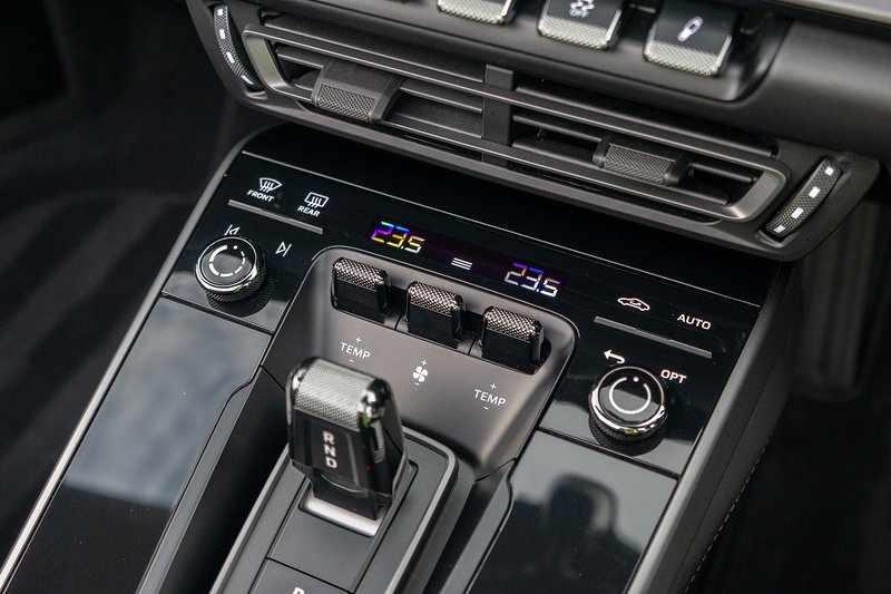 Porsche 911 T 992 4 - U1582