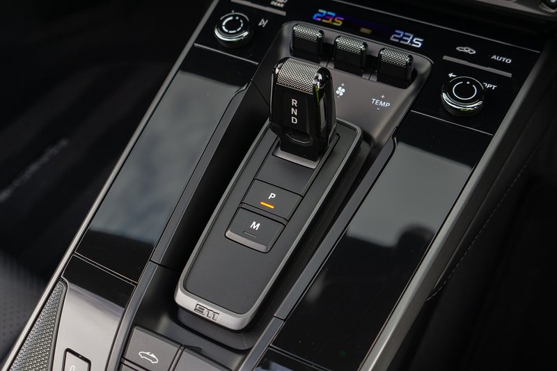 Porsche 911 T 992 4 - U1582