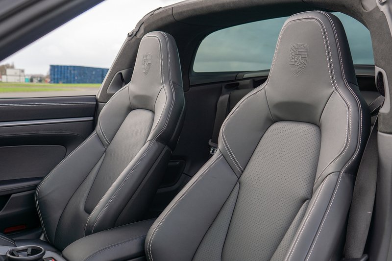 Porsche 911 T 992 4 - U1582