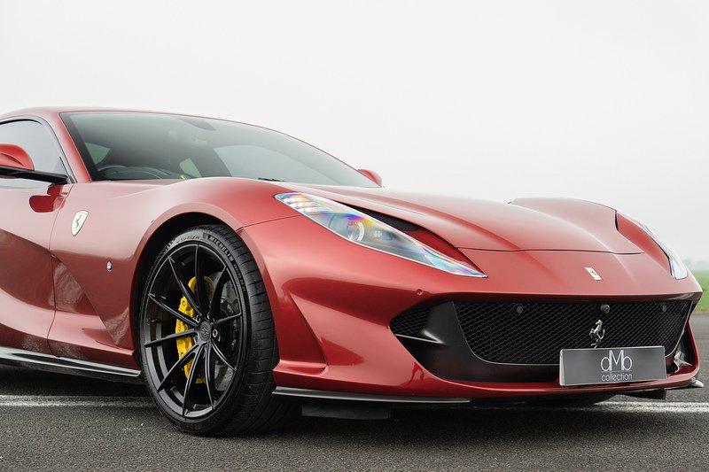 Ferrari 812 Superfast V12 - U1586