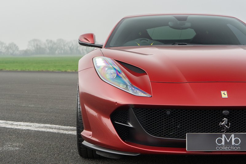 Ferrari 812 Superfast V12 - U1586