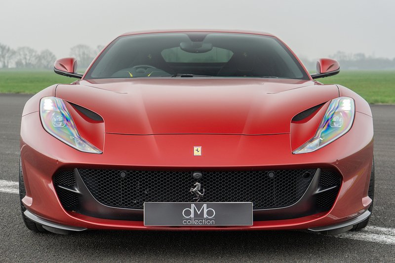 Ferrari 812 Superfast V12 - U1586