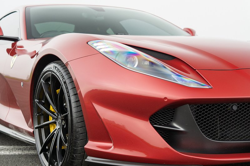 Ferrari 812 Superfast V12 - U1586