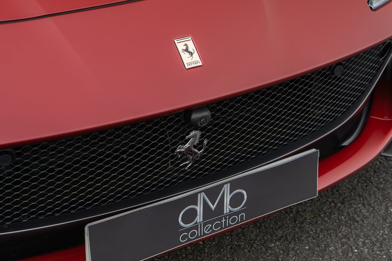 Ferrari 812 Superfast V12 - U1586