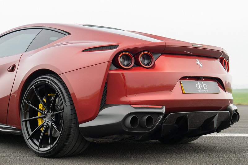 Ferrari 812 Superfast V12 - U1586