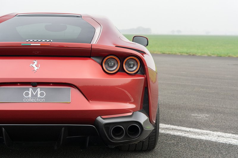 Ferrari 812 Superfast V12 - U1586
