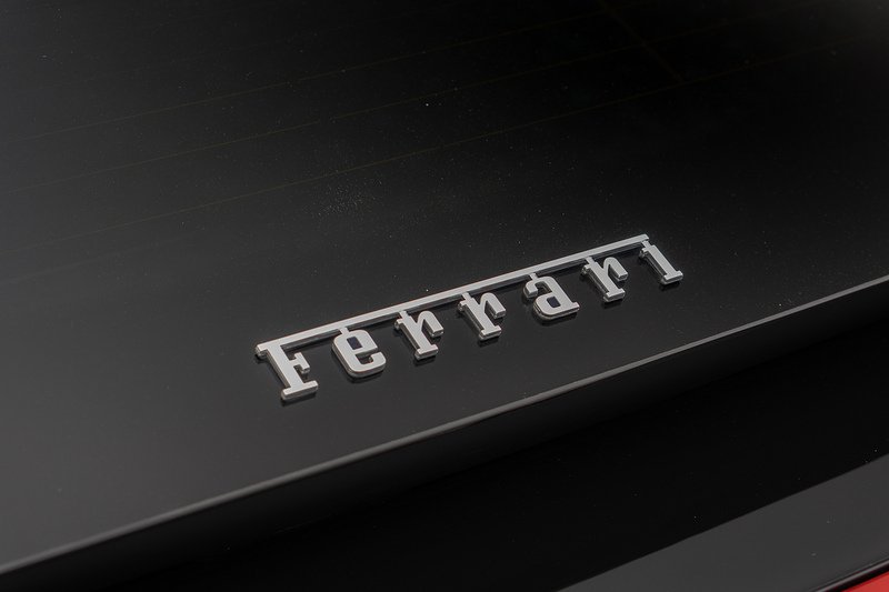 Ferrari 812 Superfast V12 - U1586