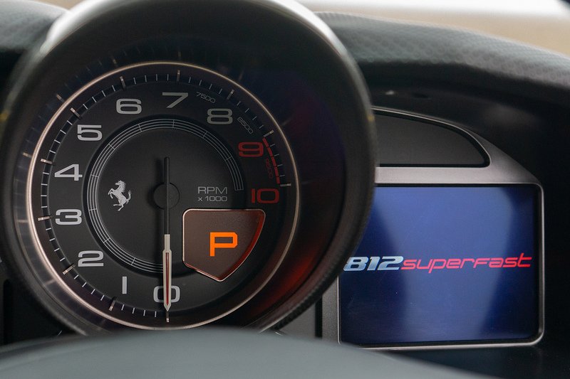 Ferrari 812 Superfast V12 - U1586