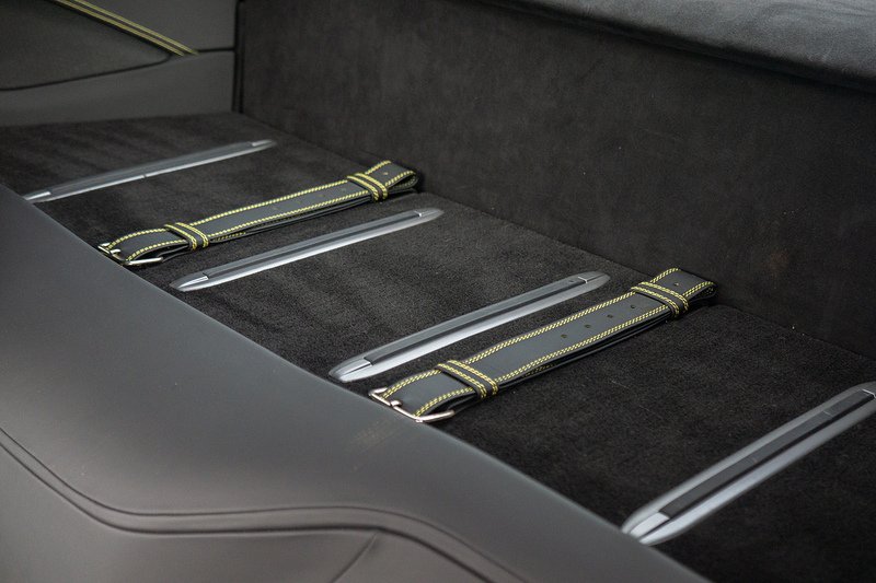 Ferrari 812 Superfast V12 - U1586