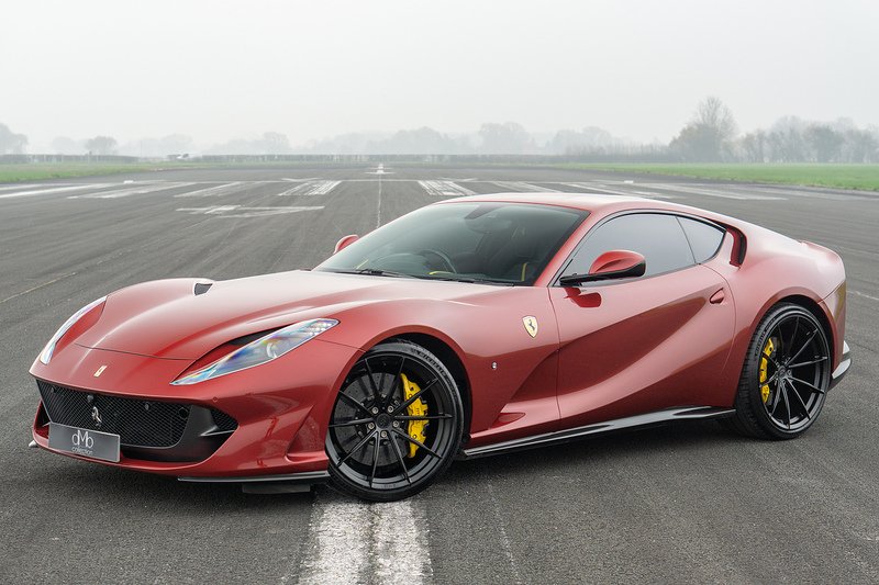 Ferrari 812 Superfast V12 - U1586