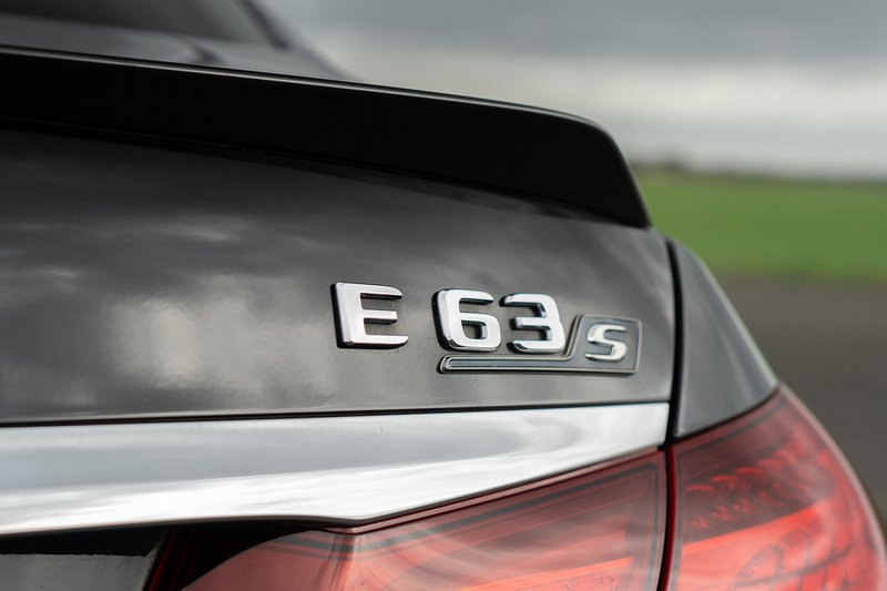 Mercedes-Benz E Class E63 V8 BiTurbo AMG S Night Edition - U1591