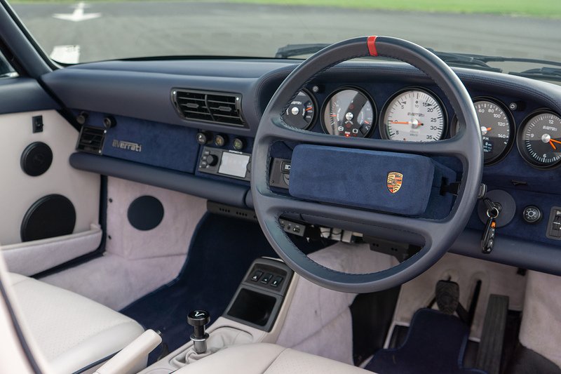 Porsche 911 Everrati 964 Carrera 4 Cabriolet - U1603