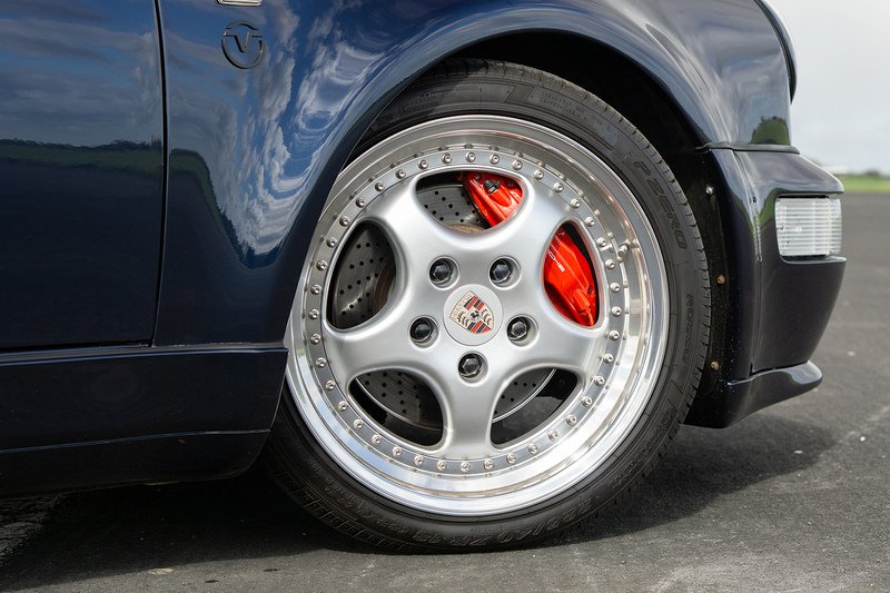 Porsche 911 Everrati 964 Carrera 4 Cabriolet - U1603