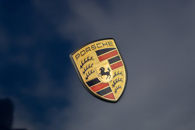 Porsche 911 Everrati 964 Carrera 4 Cabriolet - U1603