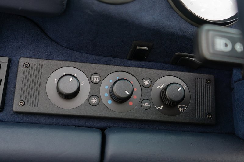 Porsche 911 Everrati 964 Carrera 4 Cabriolet - U1603