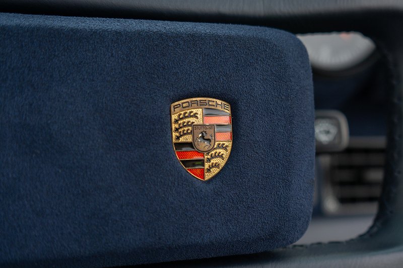 Porsche 911 Everrati 964 Carrera 4 Cabriolet - U1603