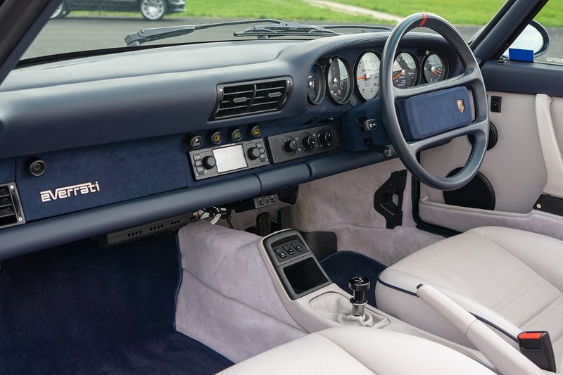 Porsche 911 Everrati 964 Carrera 4 Cabriolet - U1603