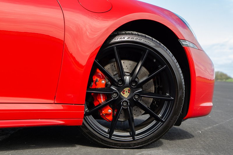 Porsche 911 T 992 Carrera 4S - U1604