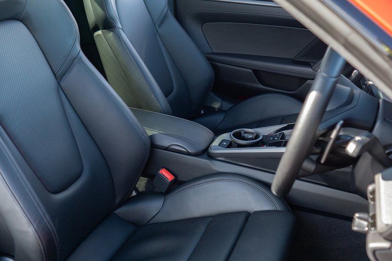 Porsche 911 T 992 Carrera 4S - U1604