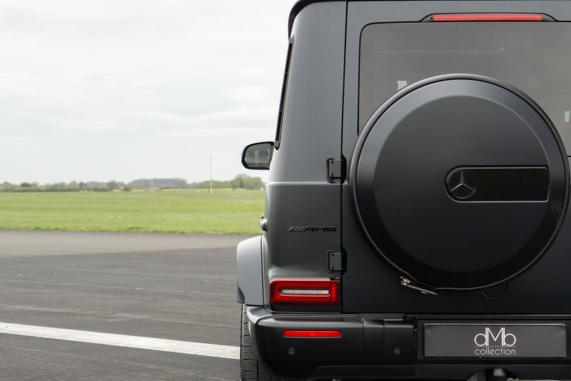 Mercedes-Benz G Class G63 V8 BiTurbo AMG Carbon Edition - U1608