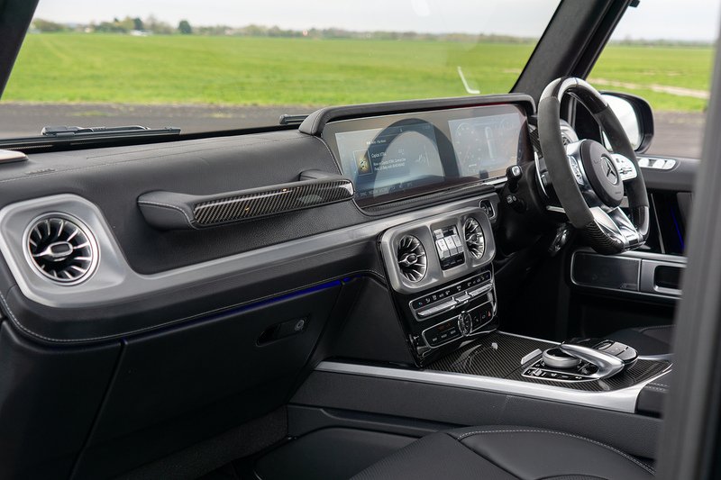 Mercedes-Benz G Class G63 V8 BiTurbo AMG Carbon Edition - U1608