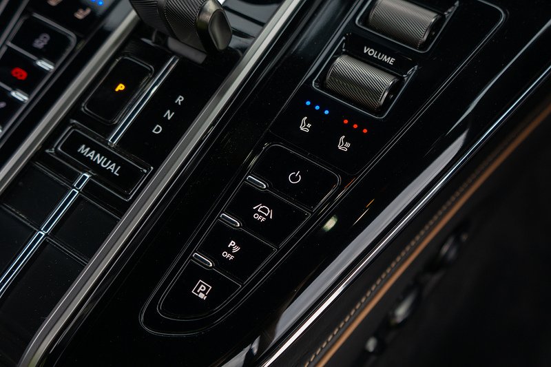 Aston Martin Vantage V8 - U1623