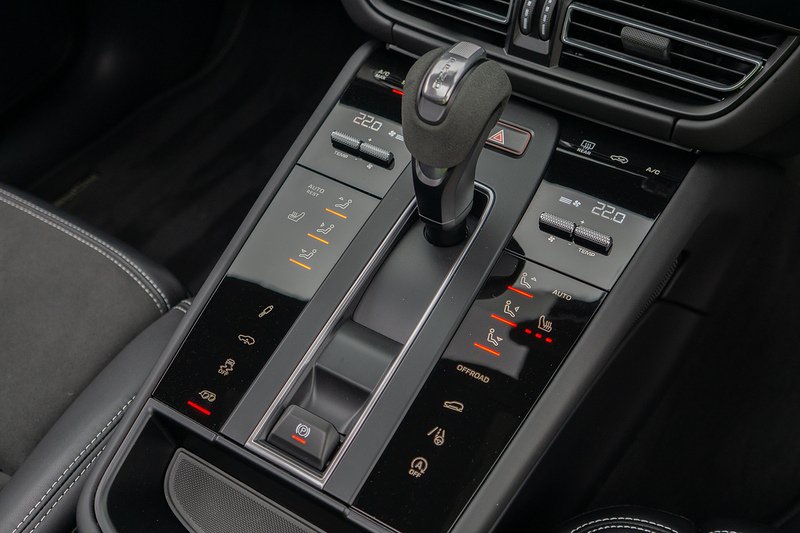 Porsche Macan T V6 GTS - U1628