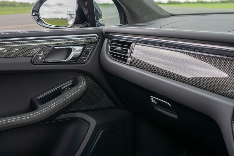 Porsche Macan T V6 GTS - U1628