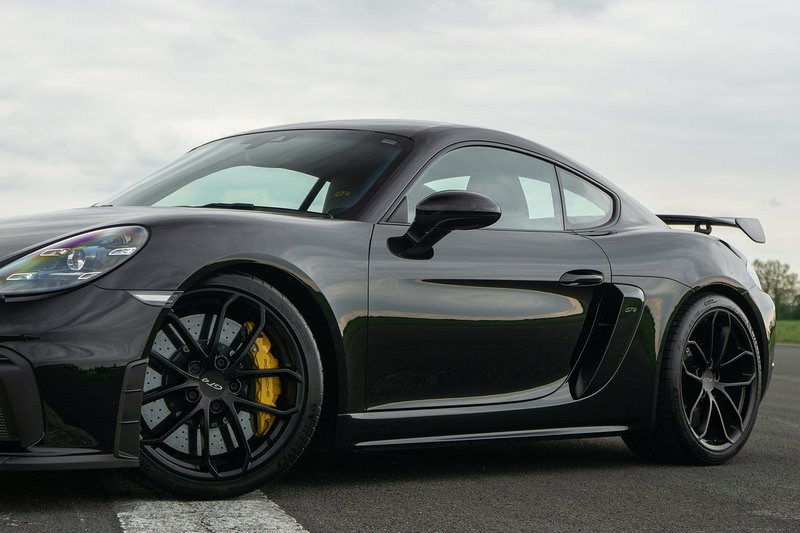 Porsche 718 Cayman GT4 - U1629