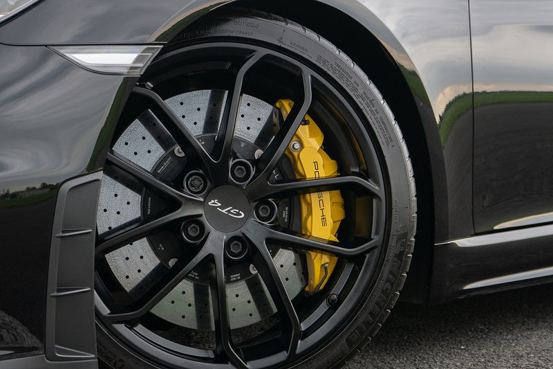 Porsche 718 Cayman GT4 - U1629