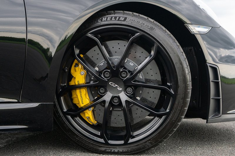 Porsche 718 Cayman GT4 - U1629