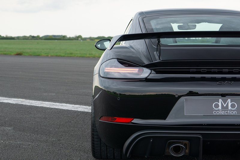 Porsche 718 Cayman GT4 - U1629