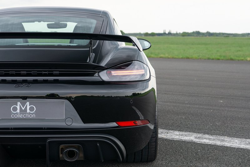 Porsche 718 Cayman GT4 - U1629