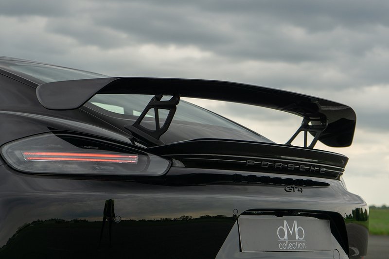 Porsche 718 Cayman GT4 - U1629