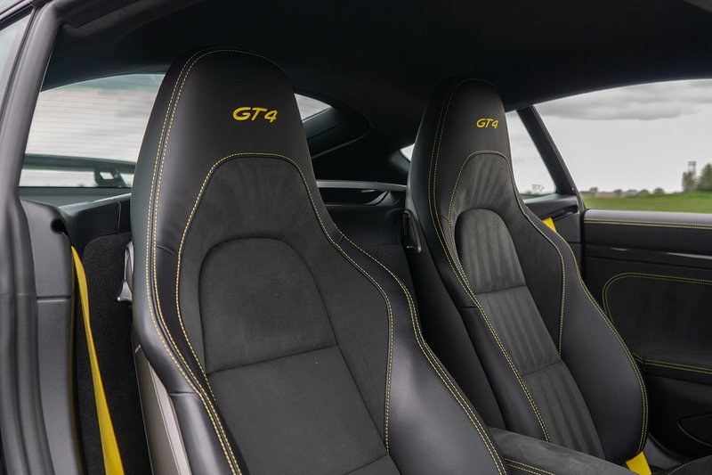 Porsche 718 Cayman GT4 - U1629